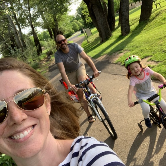 Meet your Posher, Liz - Picture 2 of 2